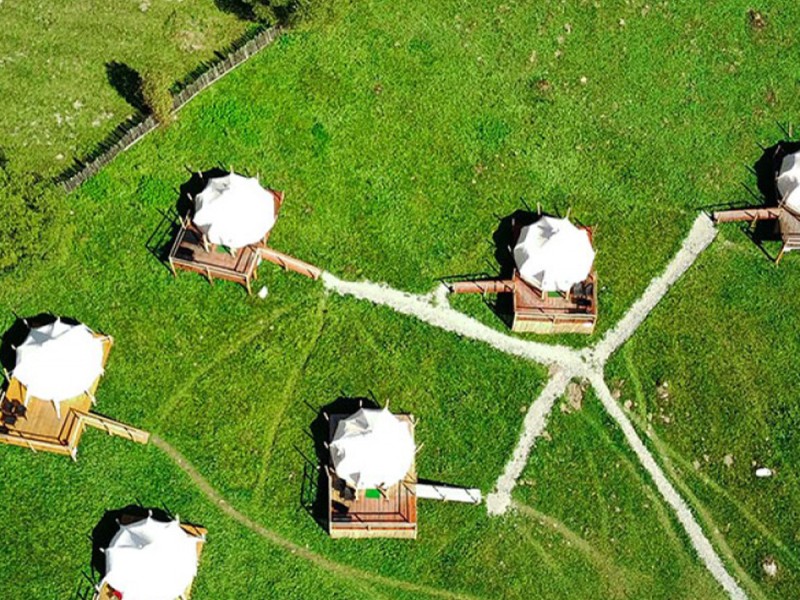 Vacanta de 3 nopti la Glamping in Bucovina, cu Mega Tiroliana, Rafting sau Caiac, Tir cu arma si Drumetie