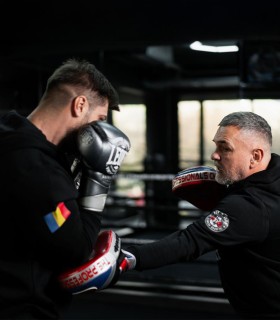 Fight with a Champion - Boxing with Leonard Doroftei