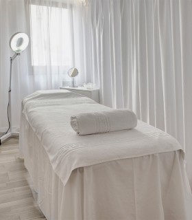 Microdermabraziune, Oxigenoterapie, Masca faciala si Masca LED, in Bucuresti
