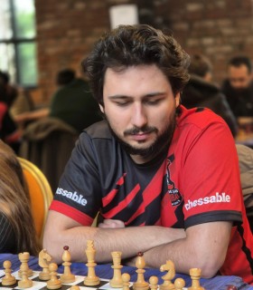 The training routine of a semi-professional chess player, in Bucharest
