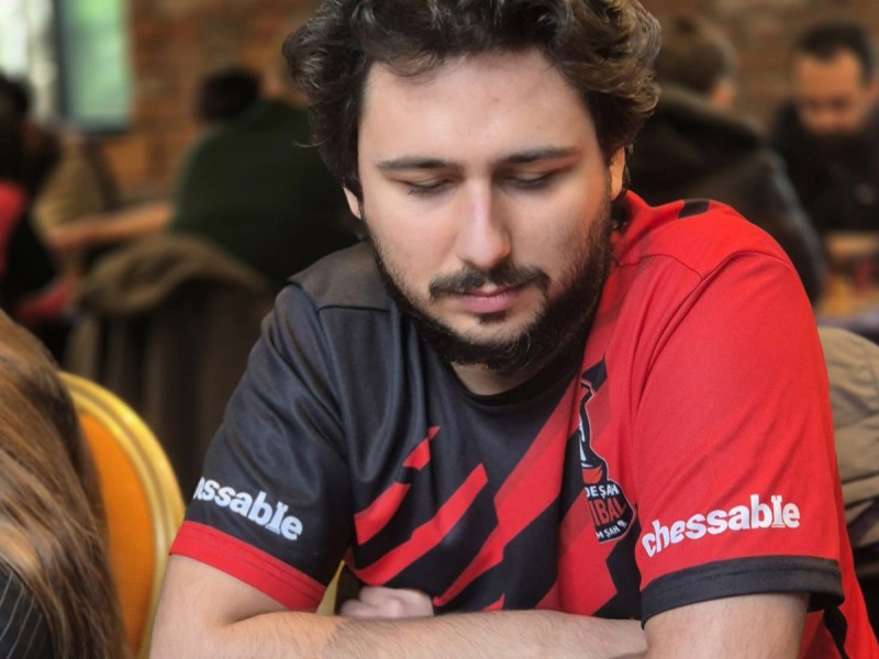 The training routine of a semi-professional chess player, in Bucharest