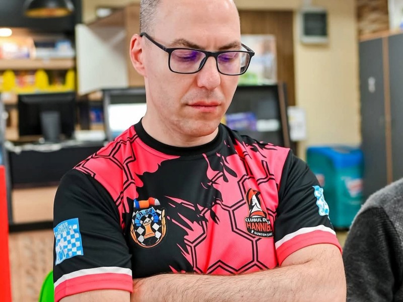 The training routine of a semi-professional chess player, in Bucharest