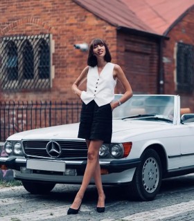 Inchiriaza un Mercedes 560 SL - masina clasica de colectie, in Bucuresti