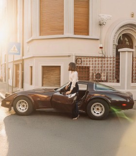 Inchiriaza un Chevrolet Corvette C3 - masina clasica de colectie, in Bucuresti