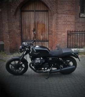 Rent a Moto Guzzi V7 - the classic collector's motorcycle in Bucharest