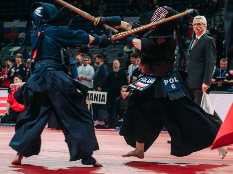 Antrenament de Kendo - arta scrimei traditionale japoneze, pentru