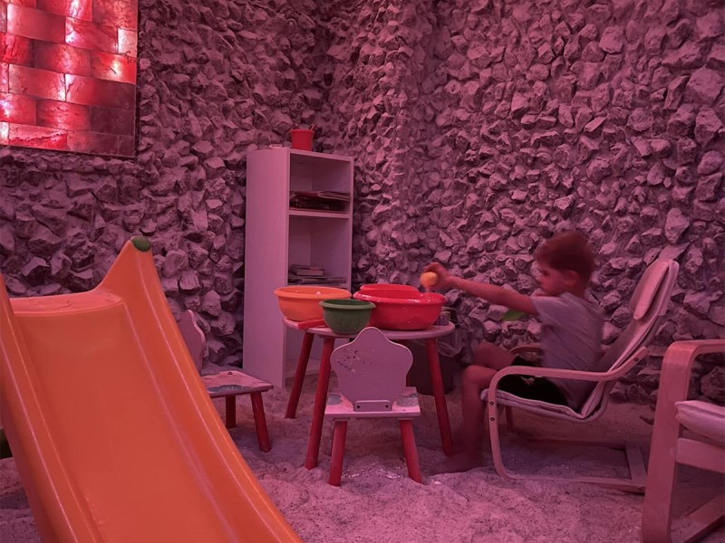Relaxation and halotherapy in a salt cave in Bucharest