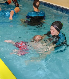 First steps in the water – Play and exercise for little swimmers in Bucharest