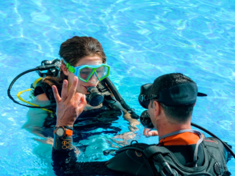 Dive with us and get an internationally recognised certification!