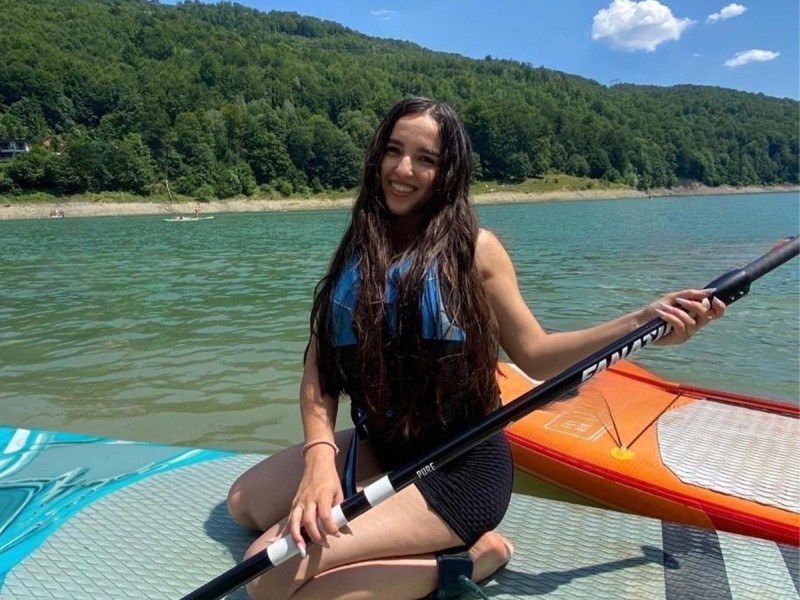 Stand up paddle - vasleste pe placa de surf in delta Neajlovului