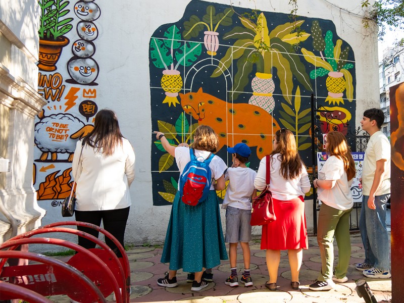 Graffiti and mural art tour, in Bucharest