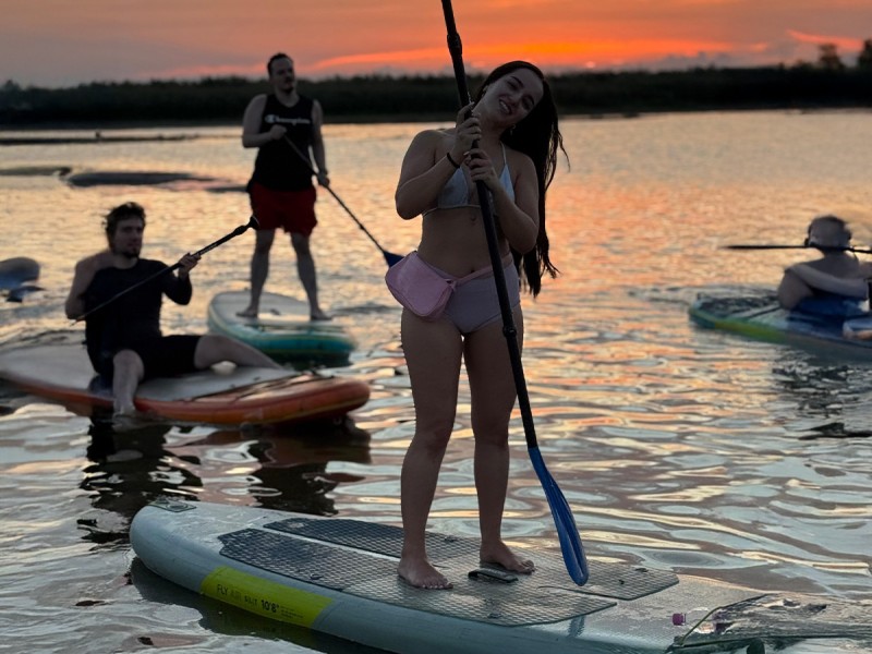 Stand up paddle - vasleste pe placa de surf in delta Neajlovului