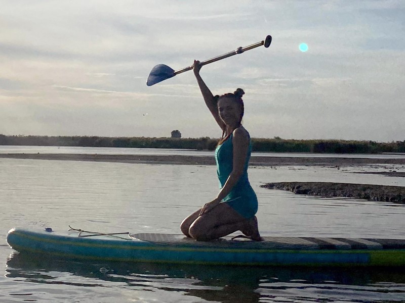 Stand up paddle - vasleste pe placa de surf in delta Neajlovului