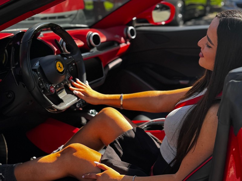 Traieste-ti visul: Condu un Ferrari Portofino in centrul Bucurestiului
