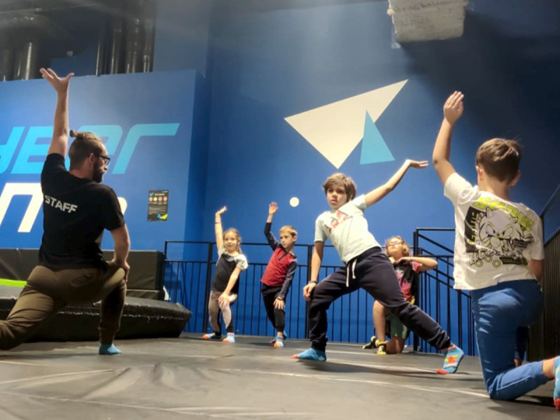 Antrenamente private de acrobatii si parkour in siguranta in Bucuresti