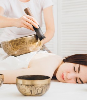 Vibrational therapy and holistic revitalizing rituals in the Calea Victoriei area