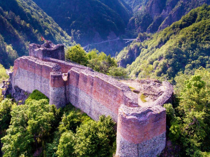 Discover Romania's history - day trip to Peles and Bran castles