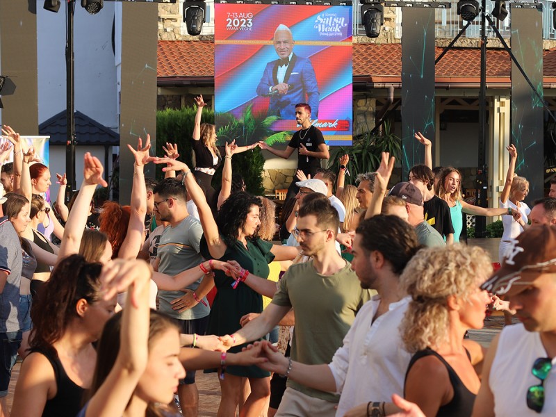 O lectie privata de salsa/bachata pentru cupluri cu Wilmark & Alexandra – nivel beginner