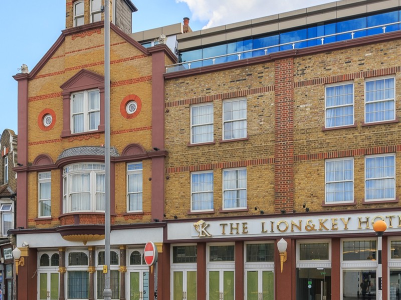 2 nights for 2 people with breakfast in London, The Lion and Key Hotel