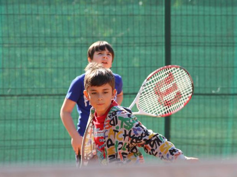Tennis lessons for children in Bucharest