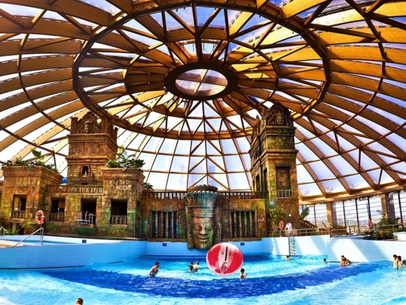 2 nights in Budapest for 2 people with half board at the 4-star Aquaworld Resort Budapest Hotel