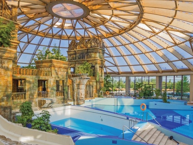 2 nights in Budapest for 2 people with half board at the 4-star Aquaworld Resort Budapest Hotel