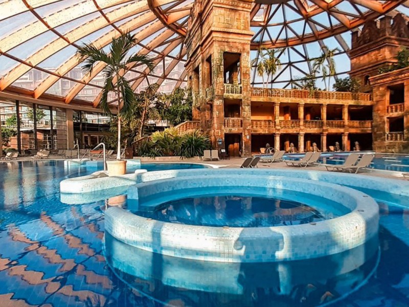 2 nights in Budapest for 2 people with half board at the 4-star Aquaworld Resort Budapest Hotel
