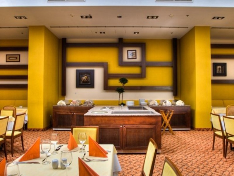 2 nights in Budapest for 2 people with half board at the 4-star Aquaworld Resort Budapest Hotel