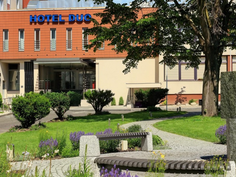 3 zile pentru 2 persoane cu mic dejun si parcare auto la Hotel Duo 4 stele din Praga