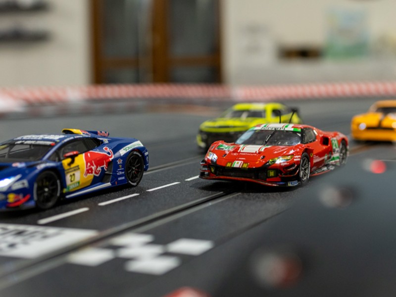Discover slot car racing circuits in Ploiesti