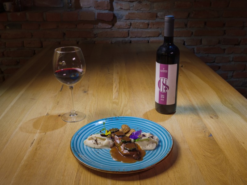 Rasfata-ti simturile - cazare 2 nopti cu degustare de vinuri la crama in Prahova