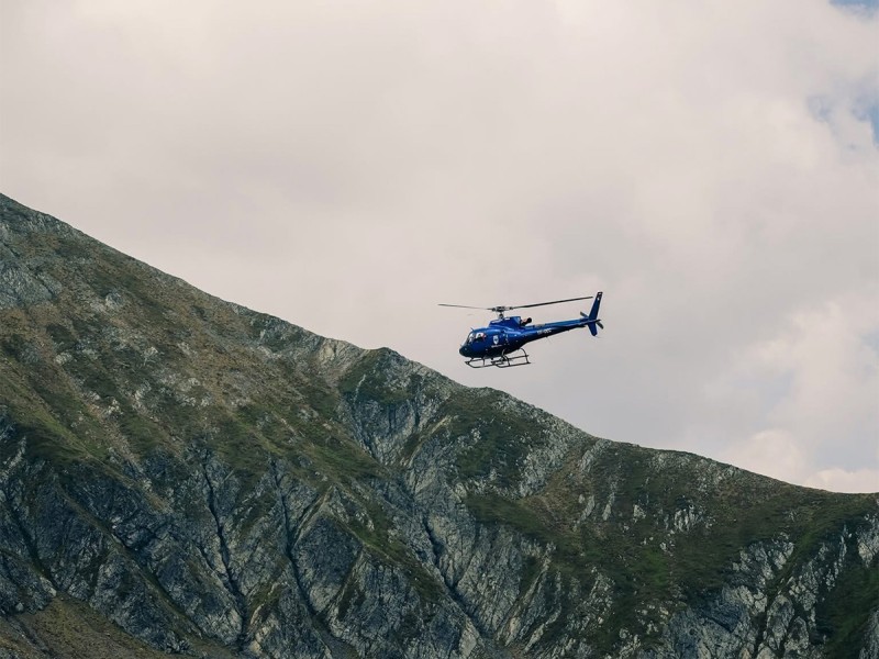 Zboara cu elicopterul si savureaza sampanie intr-o aventura memorabila, in Brasov