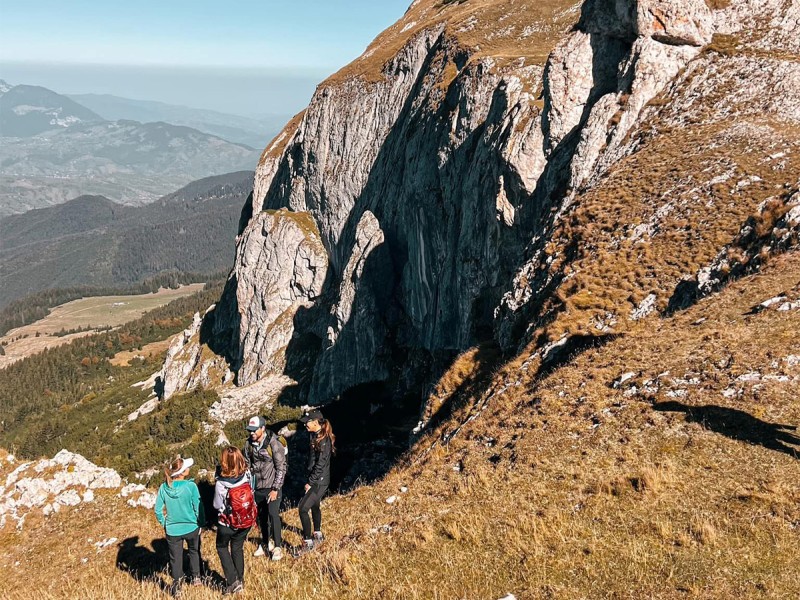 Aventura perfecta: zbor cu elicopterul, drumetie si picnic la inaltime, in Brasov