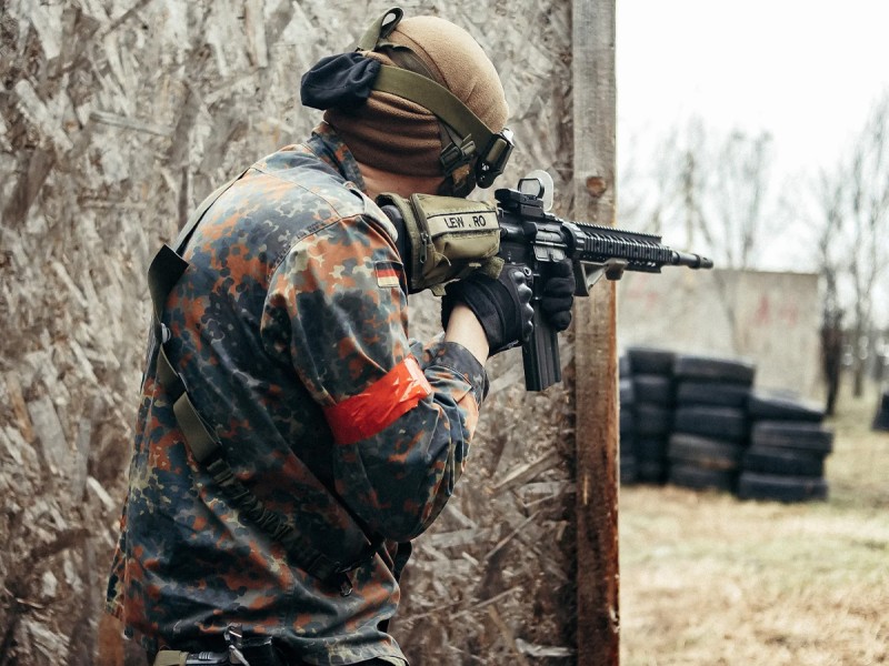 Airsoft for groups in Bucharest – Bring your friends and join the battle!