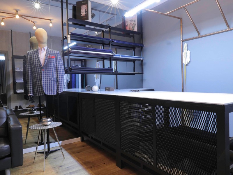 Bespoke Men's Shirt: Handcrafted in Italy, in Bucharest