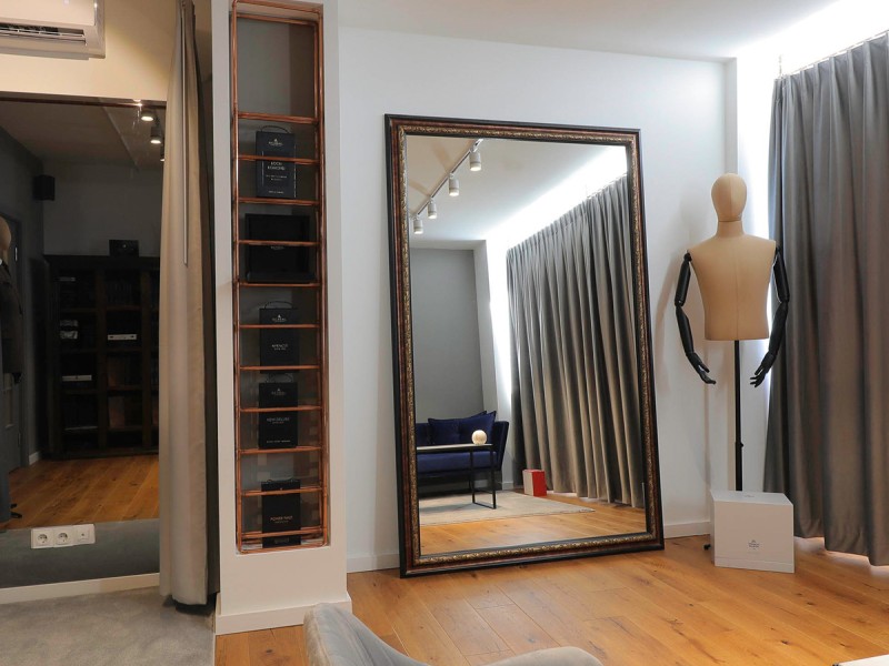 Bespoke Men's Shirt: Handcrafted in Italy, in Bucharest