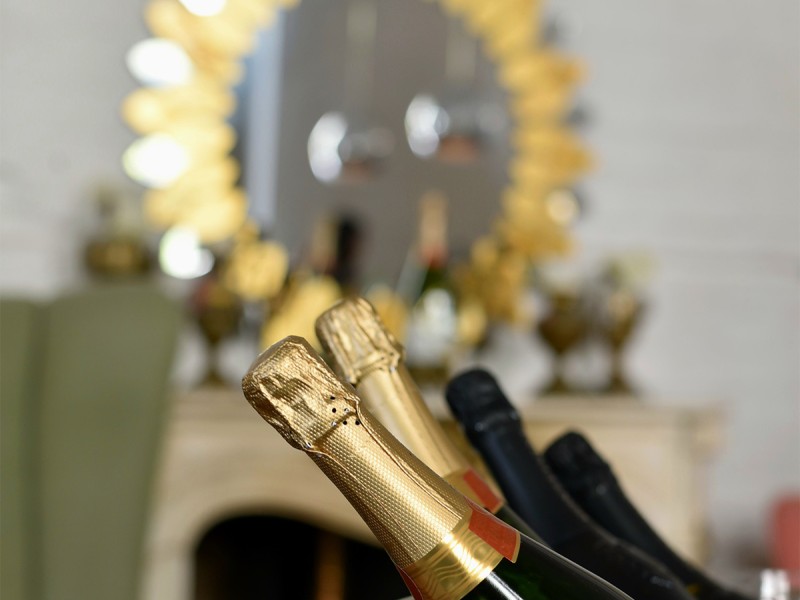 PRIVATE AUTHOR BUBBLES: Cava, Prosecco, and sparkling wine tastings for private events in Bucharest
