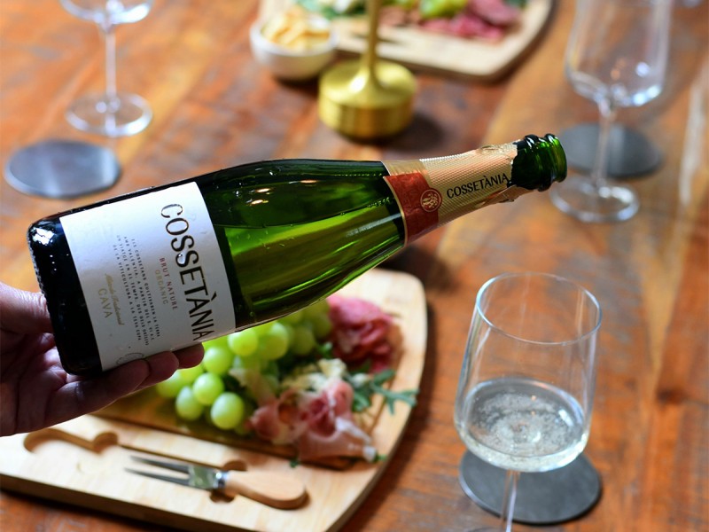 PRIVATE AUTHOR BUBBLES: Cava, Prosecco, and sparkling wine tastings for private events in Bucharest