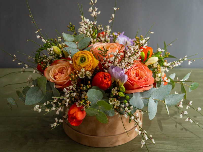 Rediscover your balance and creativity in a floral workshop designed for relaxation, in Bucharest