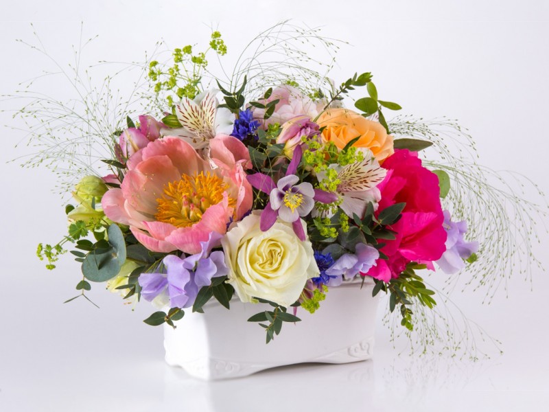 Rediscover your balance and creativity in a floral workshop designed for relaxation, in Bucharest