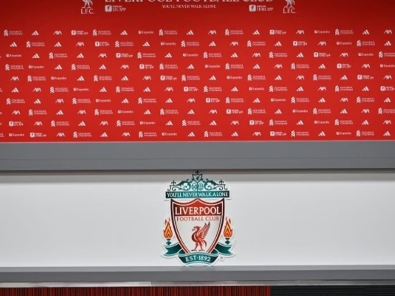 Turul clubului Liverpool FC pentru familii si intrare la muzeu