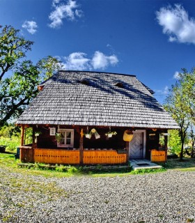 Weekend in a Traditional Cottage - 2 nights stay for up to 4 people in Maramures