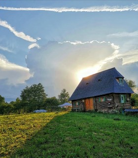 Traditional Weekend Getaway: 2 nights stay for up to 5 people in Maramures