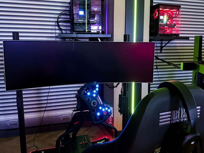 Viteza, Control, Emotie - Experienta Simulator Racing in Buzau
