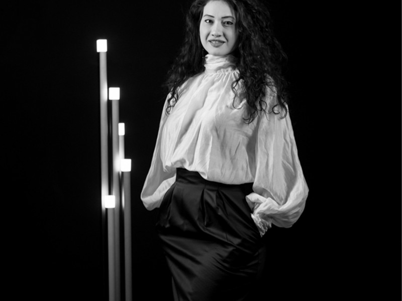 Sedinta foto profesionala in Constanta - Eleganta, Feminitate si Incredere in Fiecare Cadru