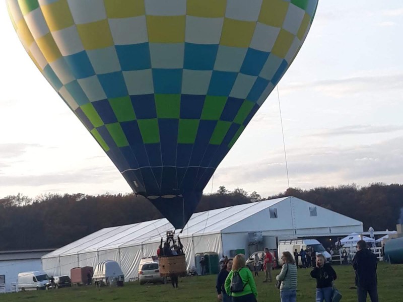 Tethered hot air balloon rides for public or private events in Craiova
