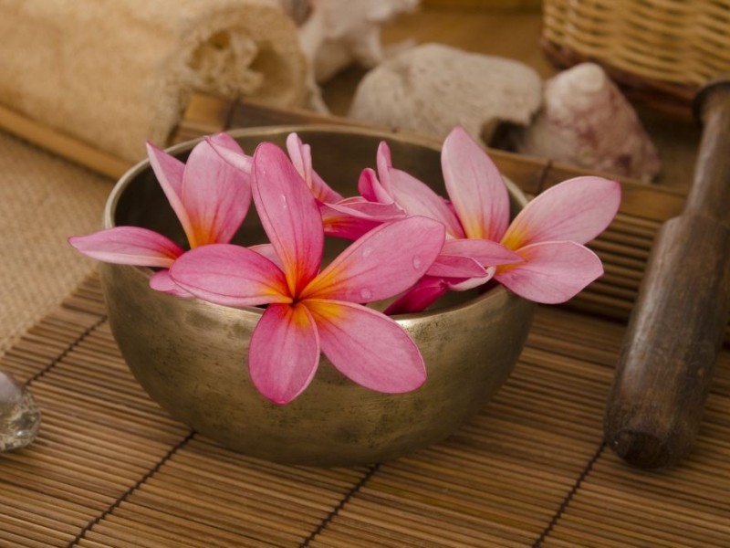Experience massage techniques for total relaxation in two
