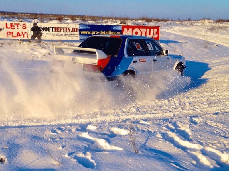 Adrenalina - vei conduce doua masini de raliu - BMW si Golf GTI