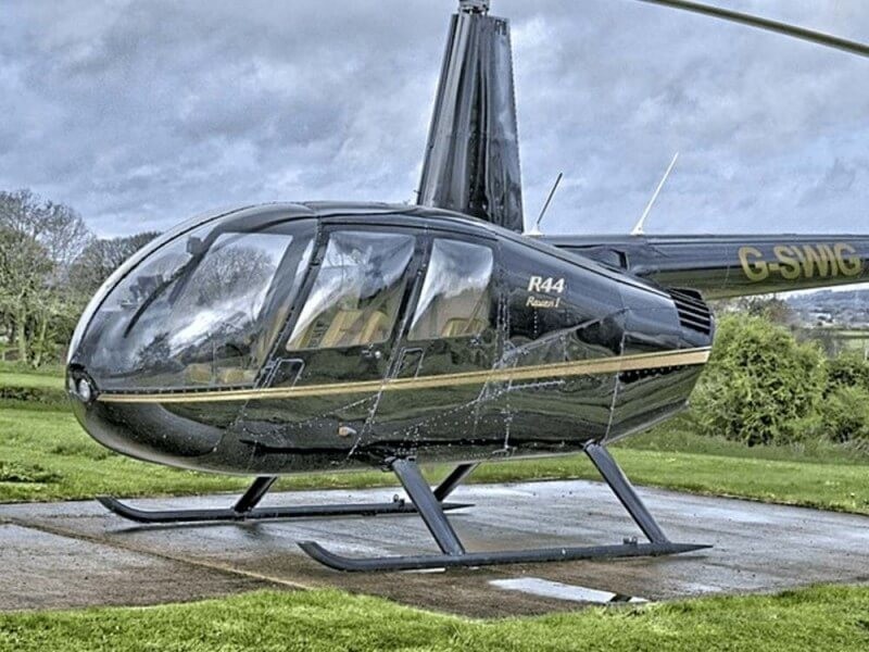 Cerere in casatorie in aer intr-un elicopter