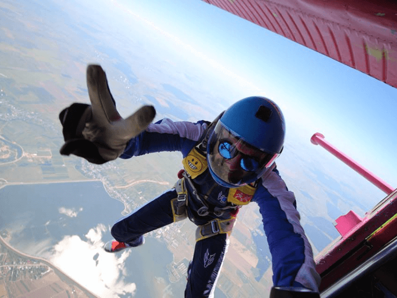 Experience sky-diving like never before